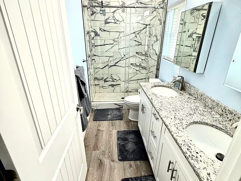 224 W Oaks Ave #B — Photo 6