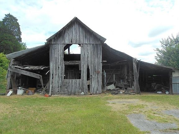 3rd image of 300 Linda Ln