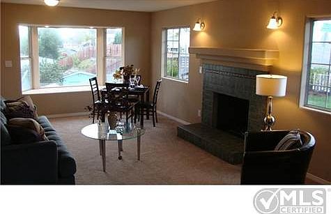 3rd image of 210-14 S San Jacinto Dr
