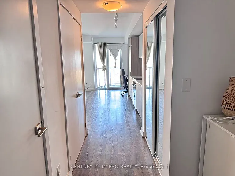 159 Wellesley St E #3403 — Photo 3