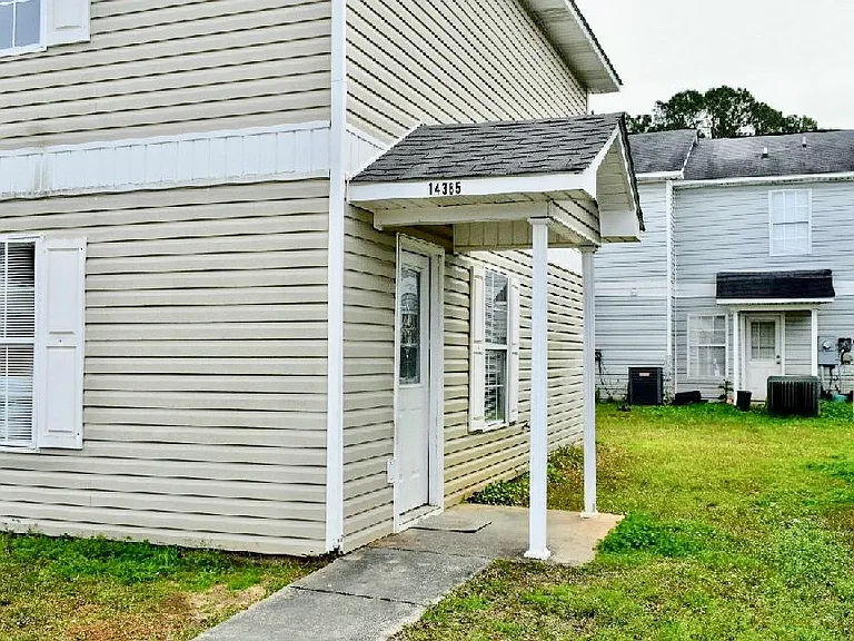14385 Whitney Dr — Photo 2