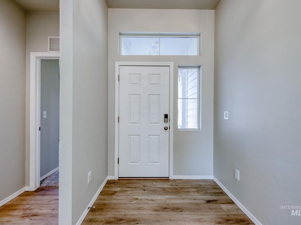 208 Aquamarine Ave, Caldwell, ID 83605