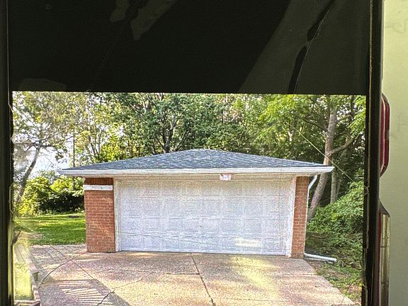 3rd image of 5423 Botsford Ave