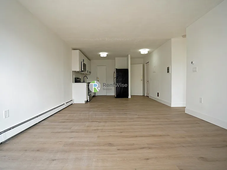 745 E 6th St #19 — Photo 3