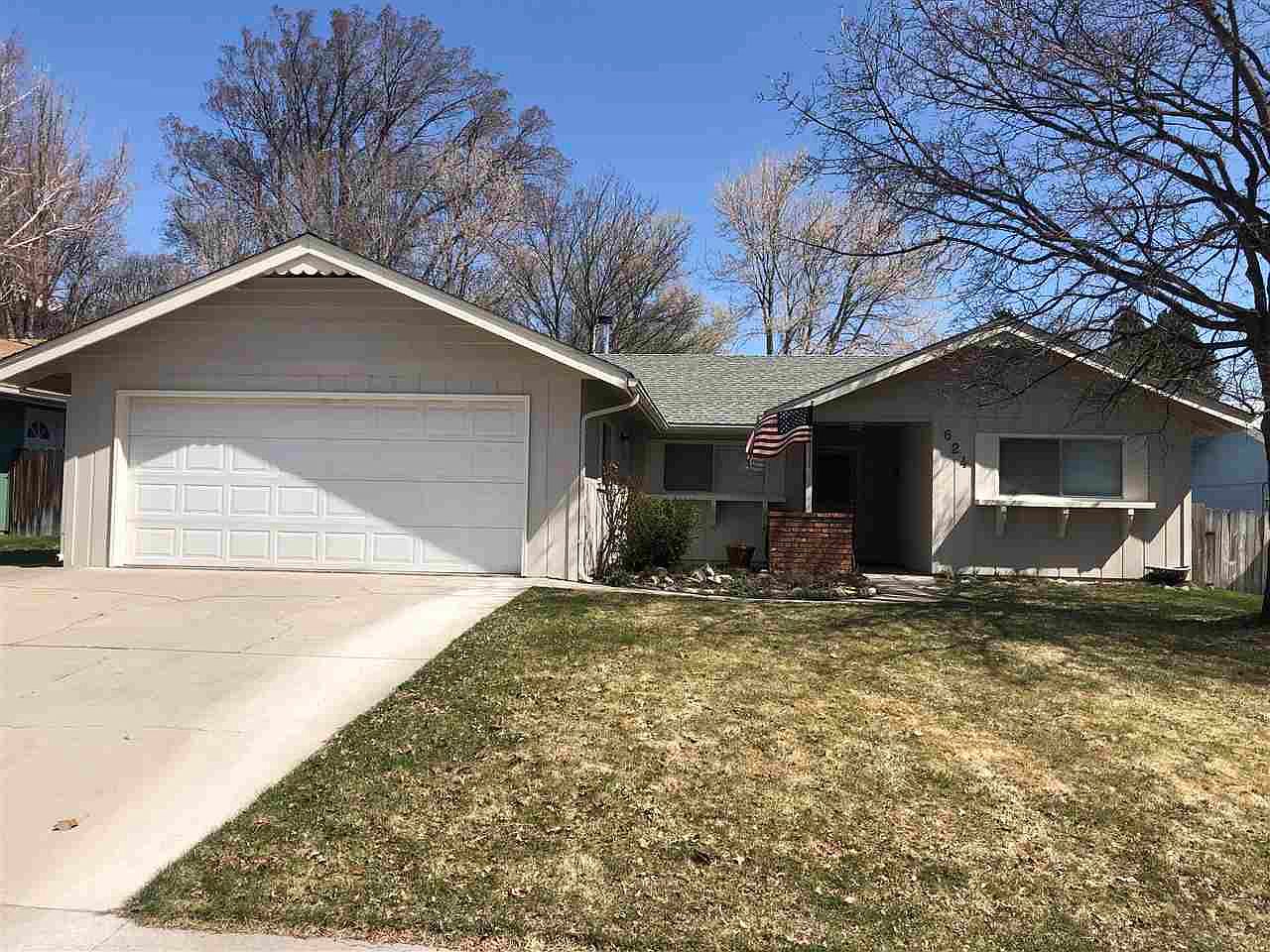 624 Caroline Ave, Mount Shasta, CA 96067 Zillow