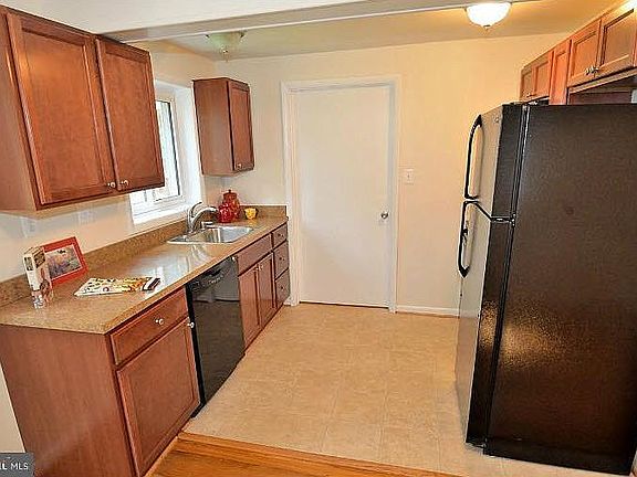 3rd image of 10718 Ashby Pl