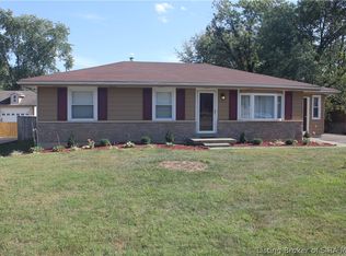 3906 Brookside Dr, New Albany, IN 47150