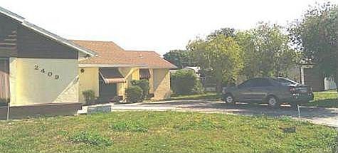 5th image of 2409 SE Renick Ave
