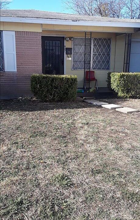 1st image of 807 Abercrombie Dr