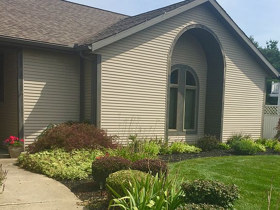 2nd image of 702 Danbury Dr