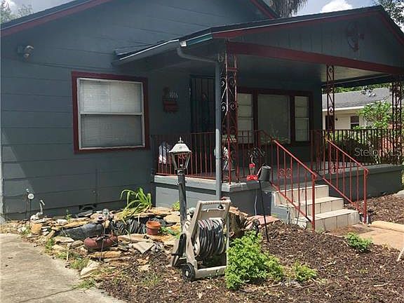 3rd image of 1016 S Locust Ave