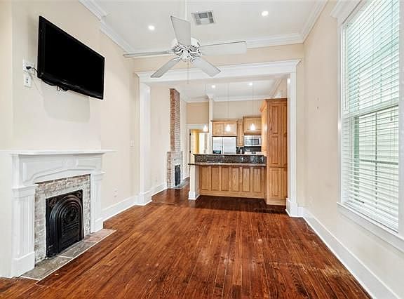 2nd image of 8213 Spruce St #8213