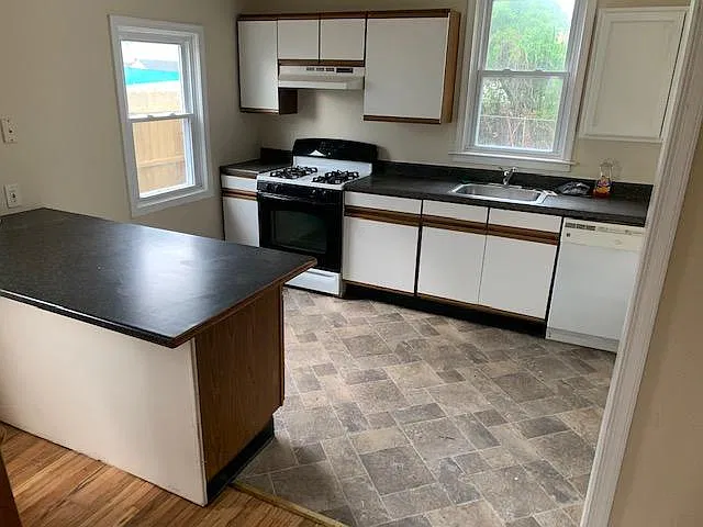 207 Jefferson Ave — Photo 3