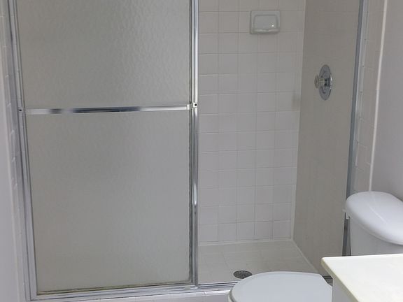 3rd image of 901 Hillcrest Dr APT 415