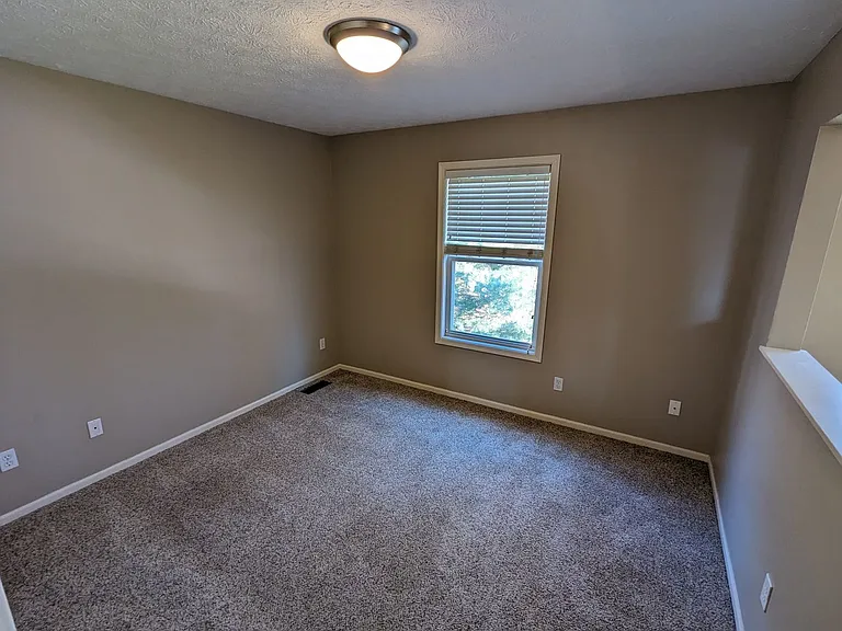 1457 Hollow Wood Ln — Photo 24