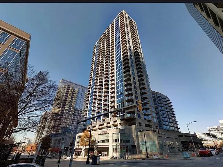 400 W Peachtree St NW #2104 — Photo 1