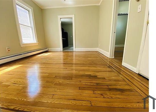 5th image of 154 Parker St APT 3