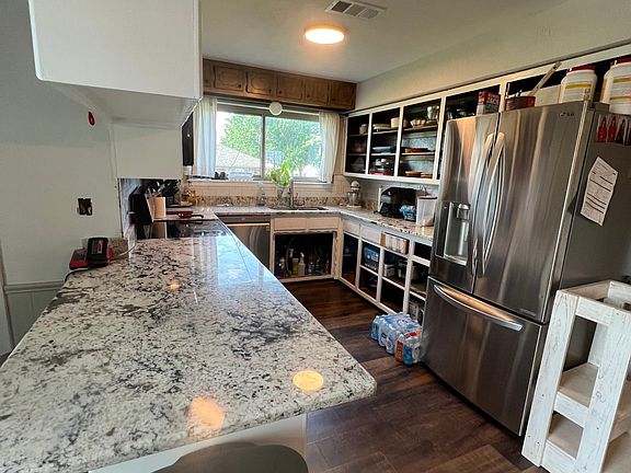 3rd image of 2400 S Westridge Trl