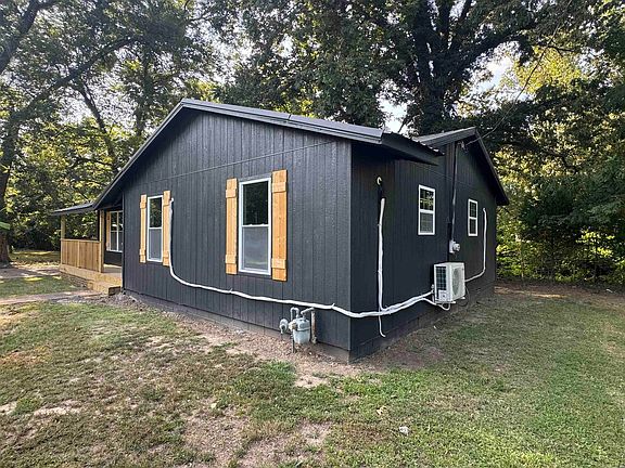 5th image of 220 Morris Ave W