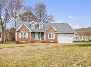 268 Kennon Pointe Dr, Colonial Heights, VA 23834
