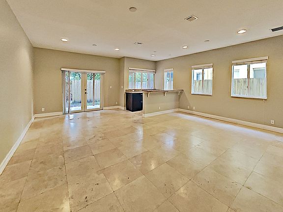 5th image of 506 SW 10th St
