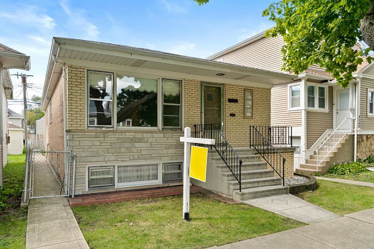 1st image of 4566 N Mulligan Ave
