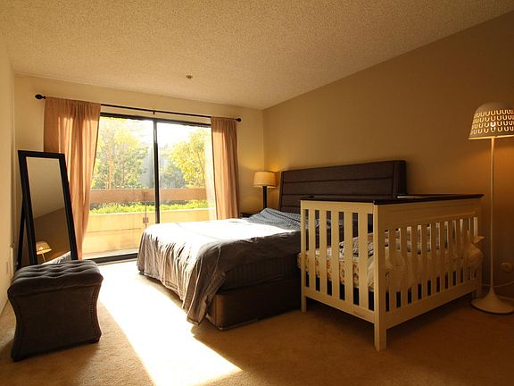 3rd image of 139 S Lake Merced Hls APT 1C