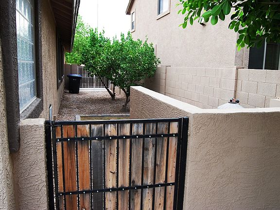 4th image of 5450 S Scott Pl