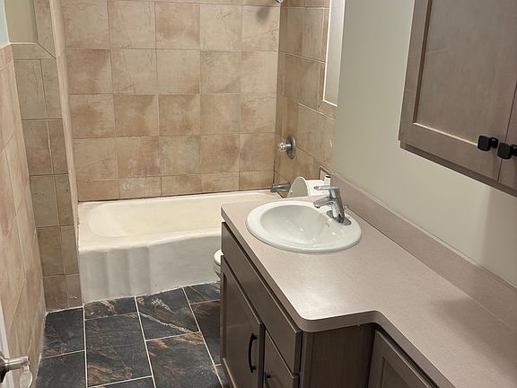 5th image of 3959 Prairie St SW #1