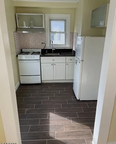 197 Jerome Pl — Photo 3
