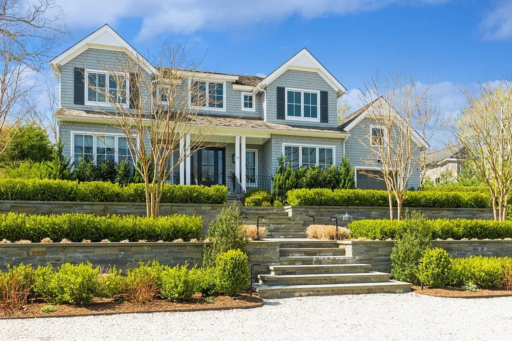 East Hampton Village Fringe Perfection — Photo 1