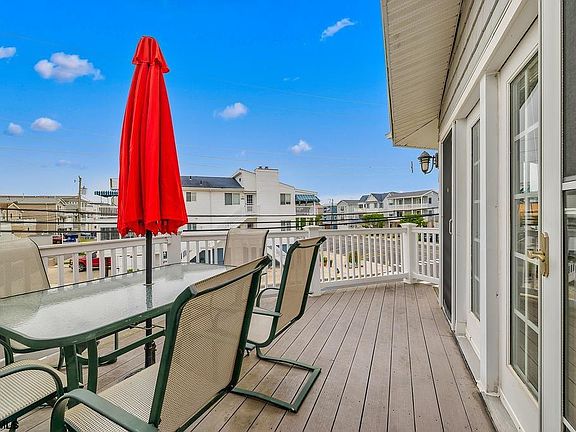 4th image of 305 57th St APT 305