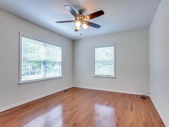 4th image of 1715 Chicago Ave