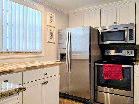 3rd image of 330 NE 26th Ave #3120