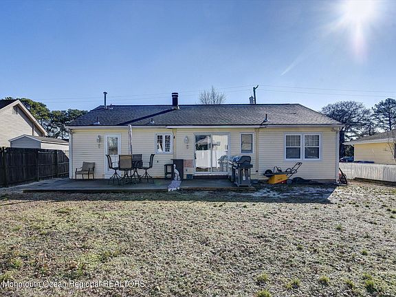 4th image of 22 Pine Brook Drive