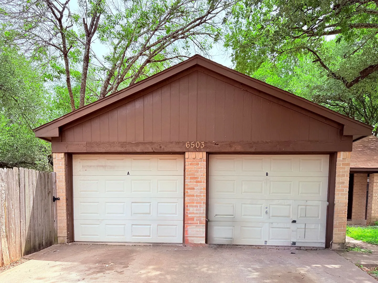 Columbia Oaks — Photo 2