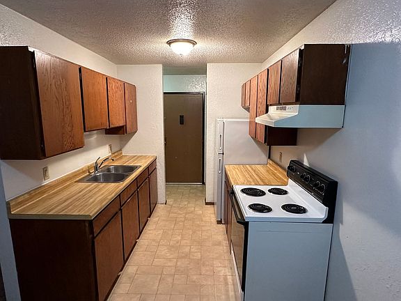 5th image of 107 Brown Ave S #16