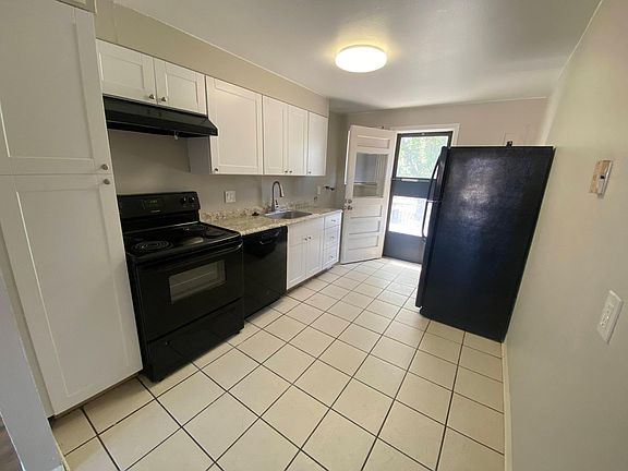 4th image of 1119 Rosemary St APT 1