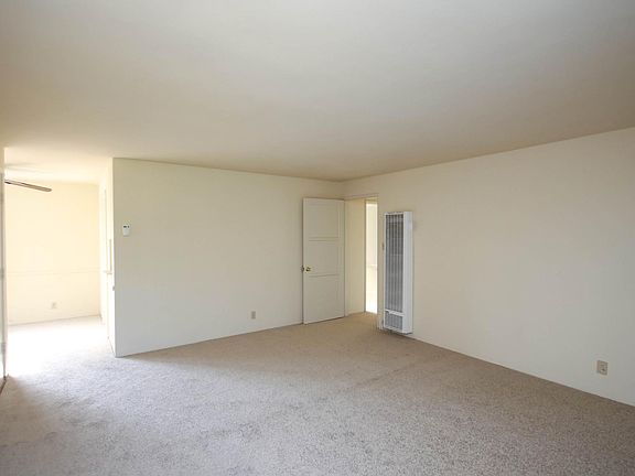 3rd image of 2123 El Molino Ave #2123