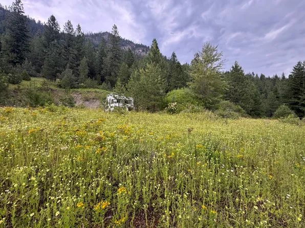 Shuswap Ave, Lumby, BC V0E