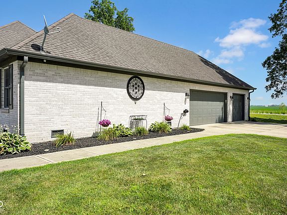 4th image of 17 Erins Ct