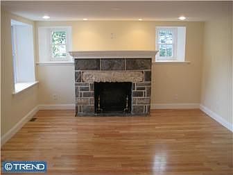 Living room & active fireplace