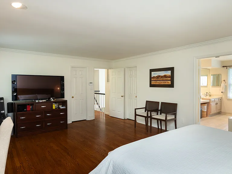 8809 Saunders Ln — Photo 10
