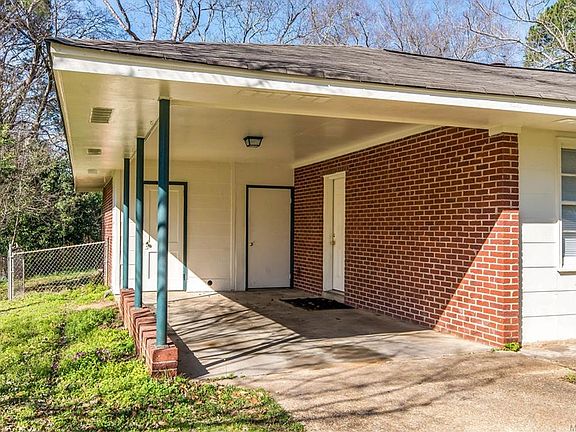 3rd image of 3862 Sherwood Dr