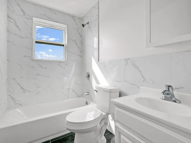 1278 E 222nd St #3 — Photo 5
