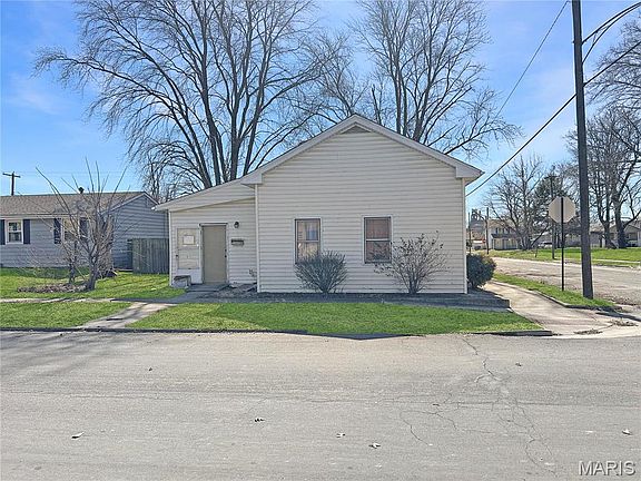 2nd image of 2600 E 24th St