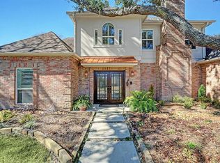 810 Silvergate Dr, Houston, TX 77079