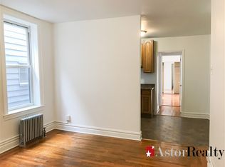 24-40 38th St #3, Astoria, NY 11103
