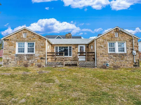 344 Sunset Beach Rd, Morgantown, WV 26508