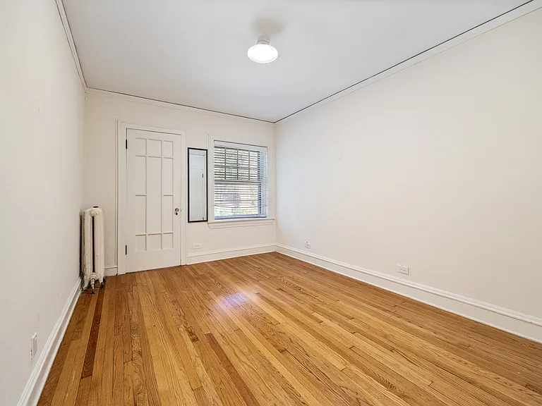 721 Foster St #1W — Photo 7